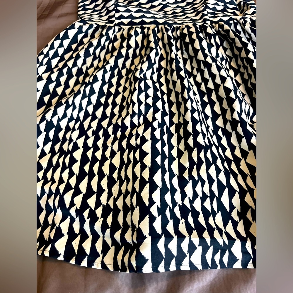 Black & White Strapless Geometric Dress - Picture 3 of 5